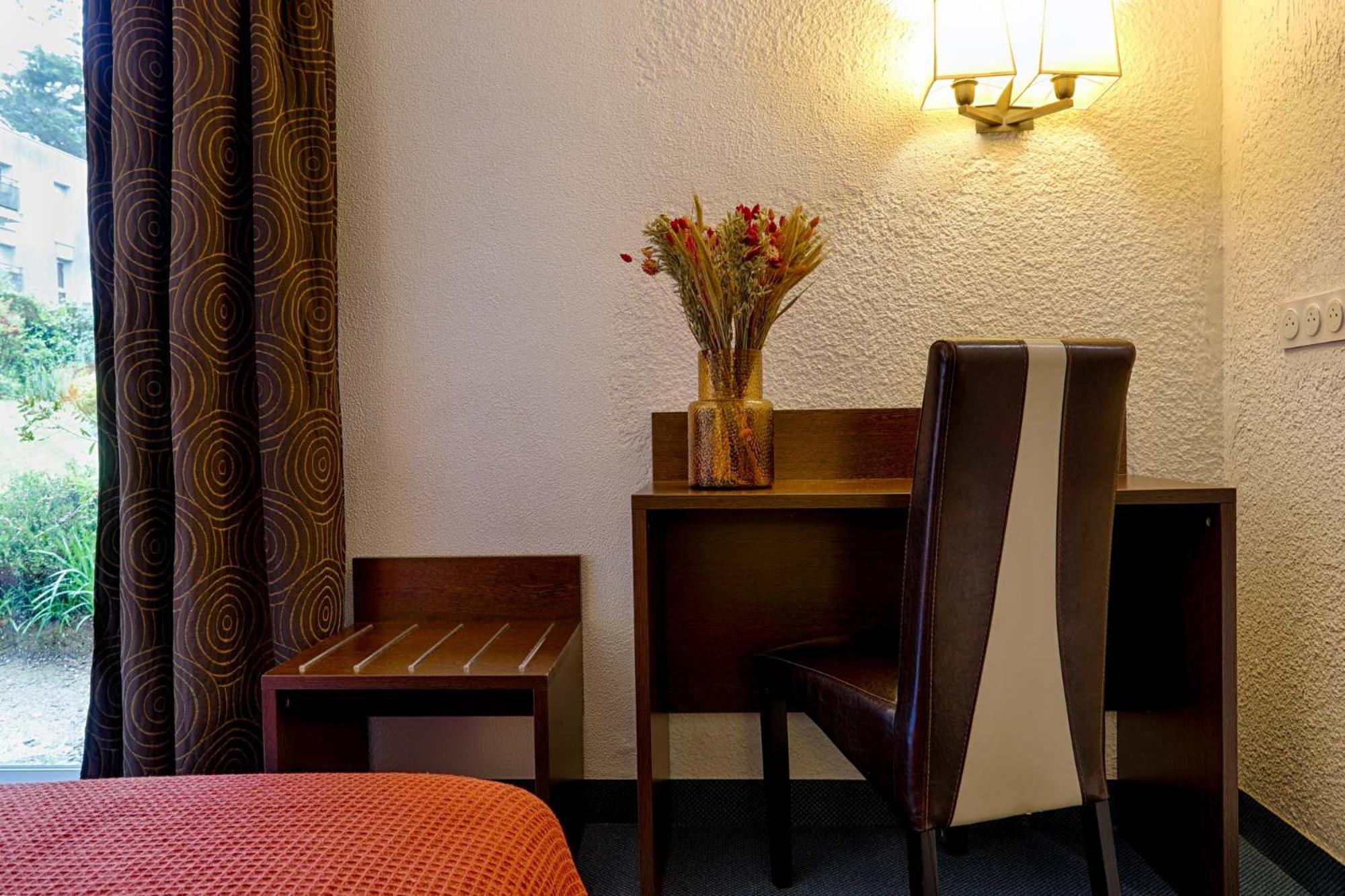 Hotel Le Branhoc - Brit Hotel אוריי מראה חיצוני תמונה