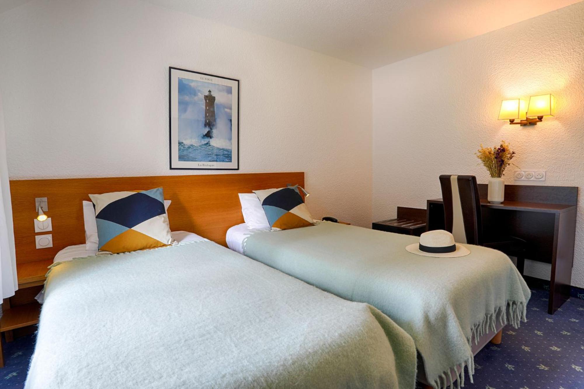 Hotel Le Branhoc - Brit Hotel אוריי מראה חיצוני תמונה