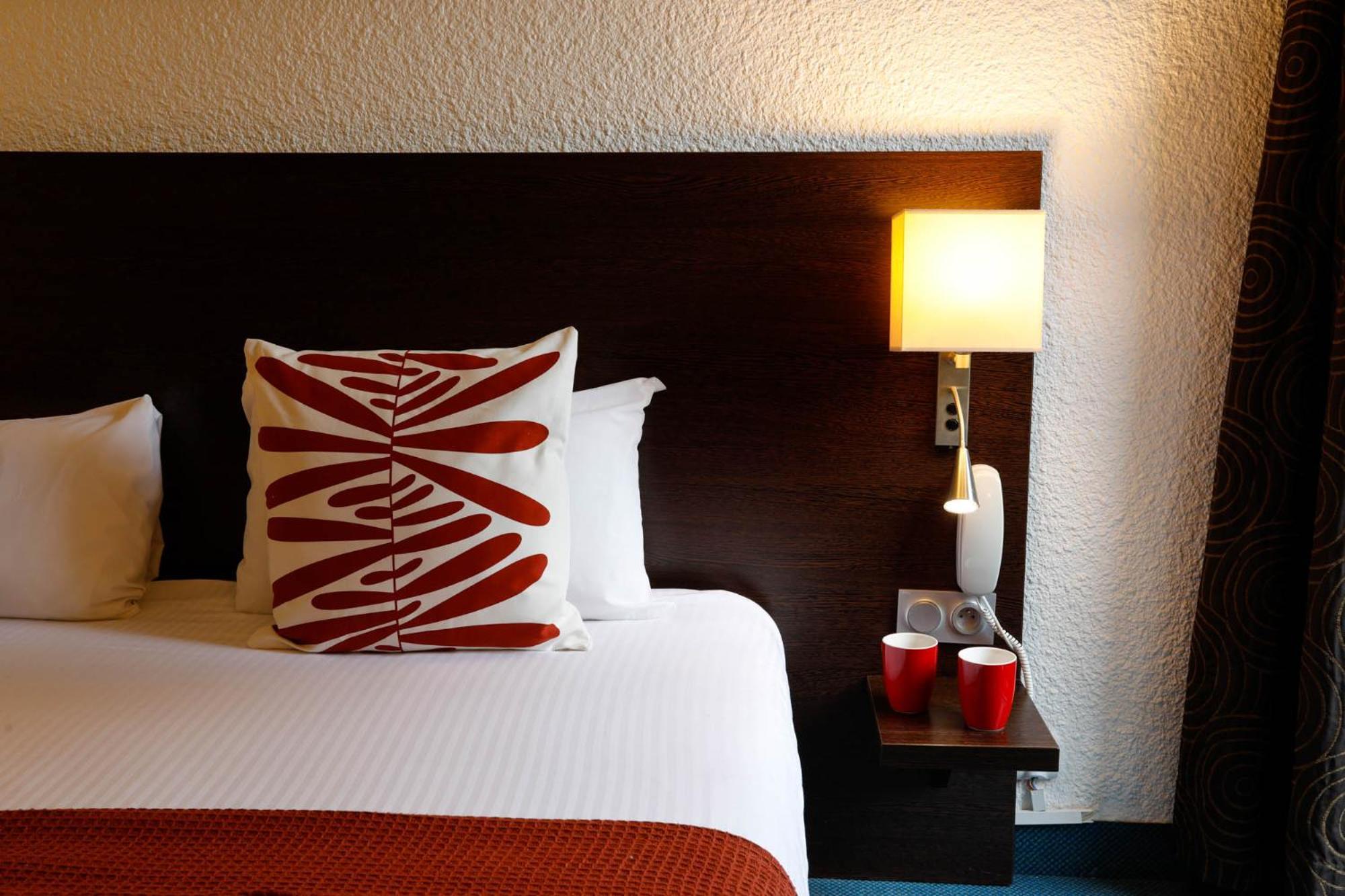 Hotel Le Branhoc - Brit Hotel אוריי מראה חיצוני תמונה
